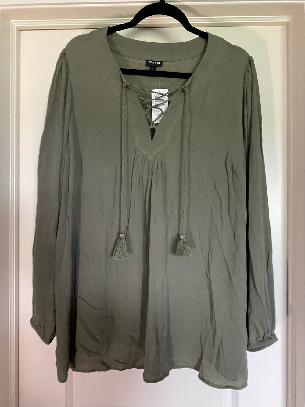 NWT Torrid Olive Green Gauze Lace Up Blouse Size 1 14/16